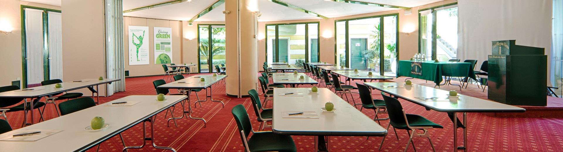 Book the meeting rooms of the best Western Hotel Regina Elena by the sea for your Congress!