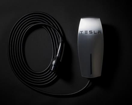 Recharge your Tesla car in a short time through a connector for charging available also in our 4 stars hotel in Turin.