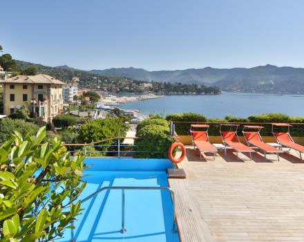 Fantastica vista dalla terrazza panoramica con Piscina e Jacuzzi al Best Western Hotel Regina Elena